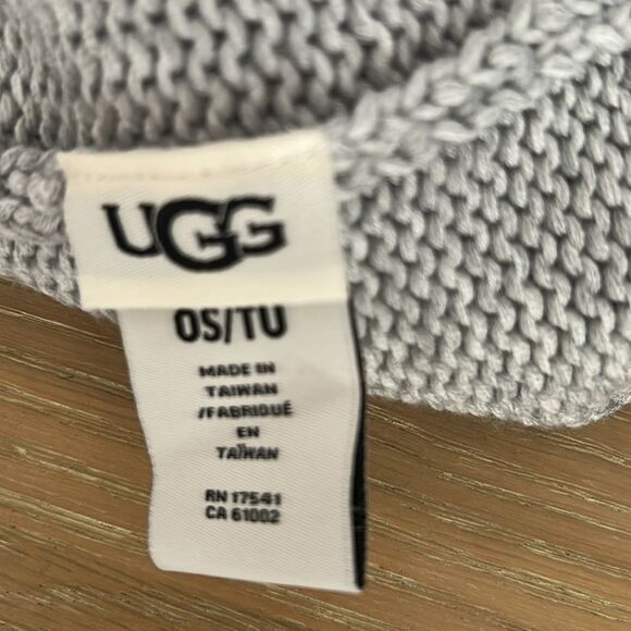 UGG Grey Heather Knit Pom Beanie Hat One Size Unisex, NWT - Picture 6 of 7